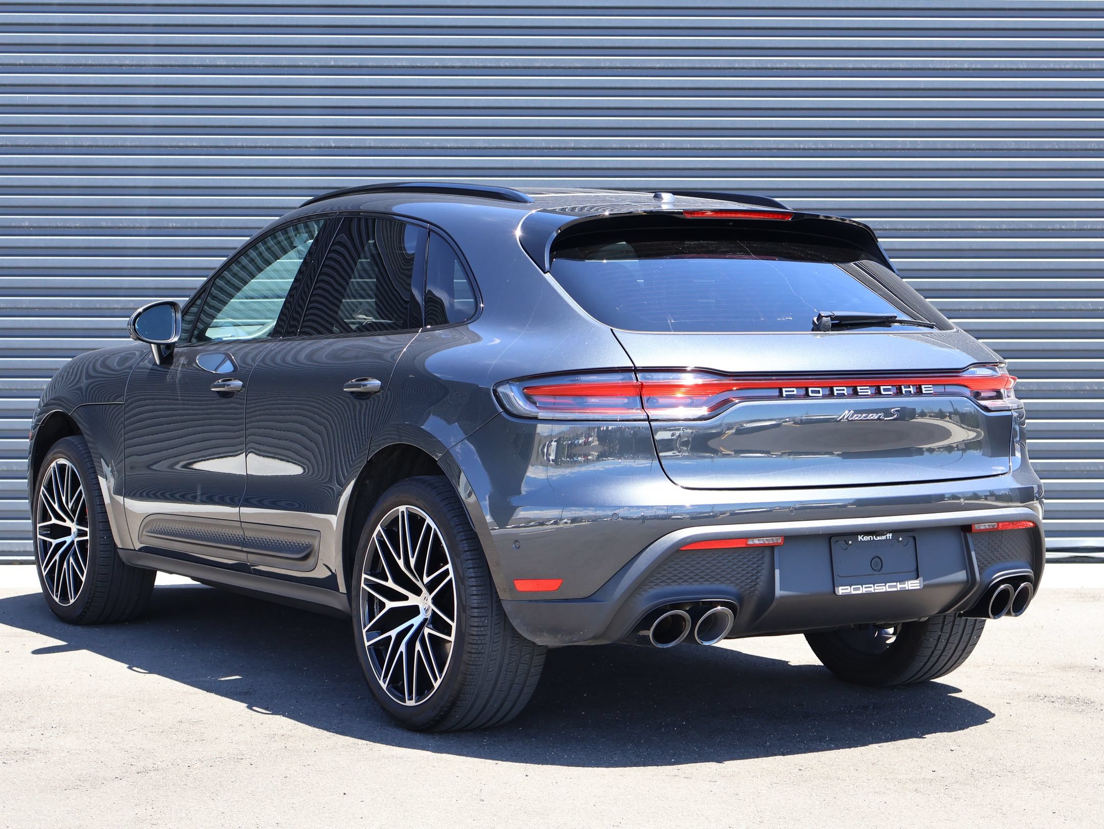 Used 2023 Porsche Macan S AWD/4WD image 6