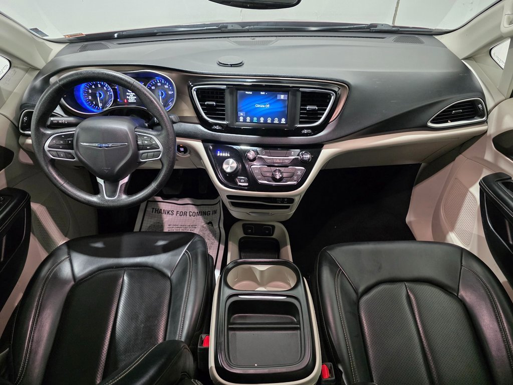 Used 2020 Chrysler Voyager Lxi image 31