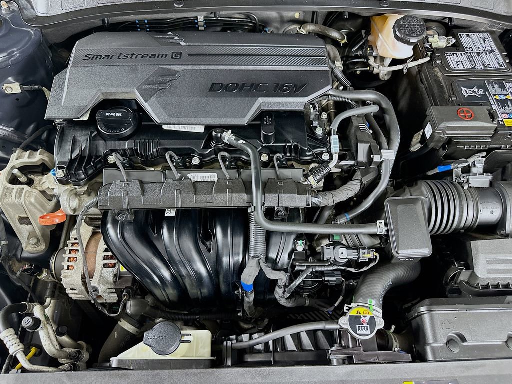 Used 2022 Hyundai Elantra SE image 34