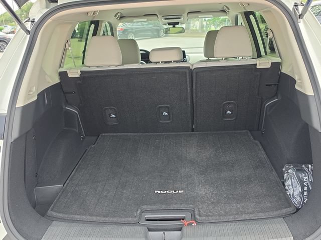 Certified 2023 Nissan Rogue SV FWD image 10