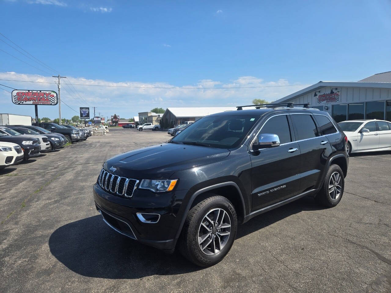 Used 2019 Jeep Grand Cherokee Limited AWD/4WD image 2