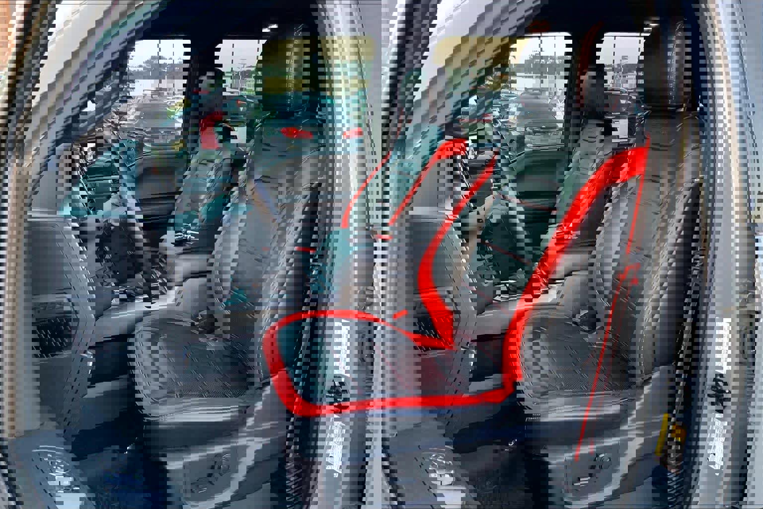 Used 2019 Ford F150 Lariat w/ Equipment Group 502A Luxury AWD/4WD image 8