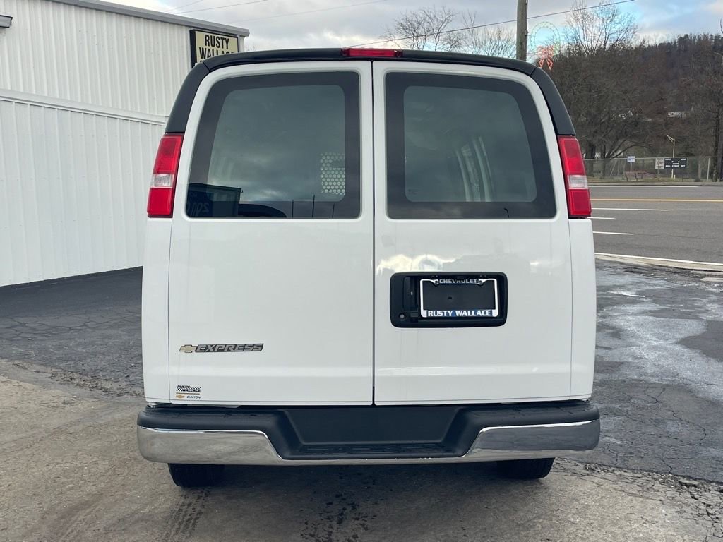 Used 2024 Chevrolet Express 2500 Work Van w/ Driver Convenience Package image 6