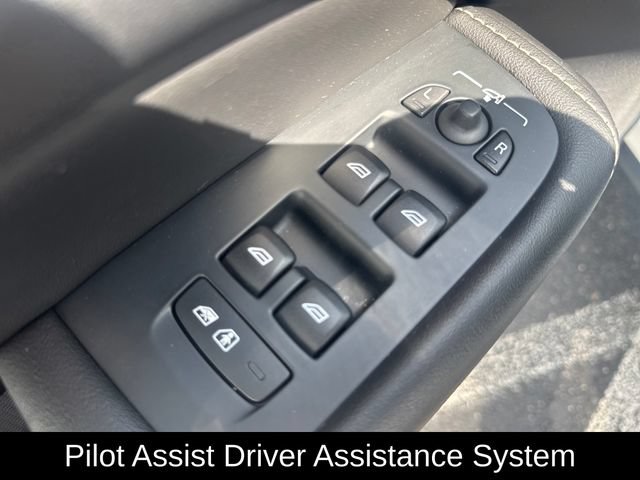 Used 2019 Volvo XC60 T6 R-Design w/ Protection Package Premier AWD/4WD image 13