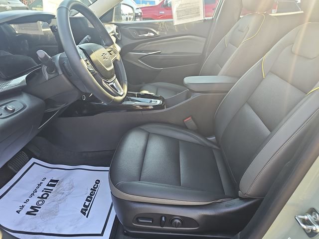 Used 2025 Chevrolet Trax ACTIV w/ Sunroof Package FWD image 11