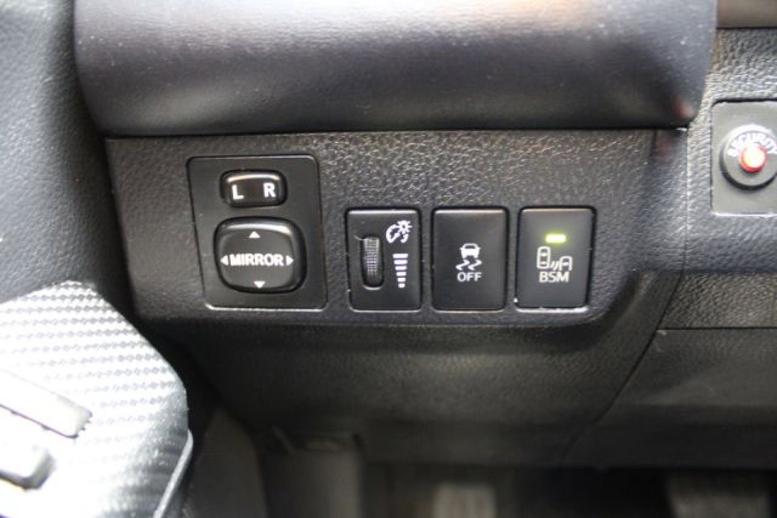 Used 2013 Toyota RAV4 Limited image 15