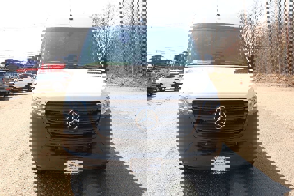 Used 2025 Mercedes-Benz Sprinter 2500 image 8