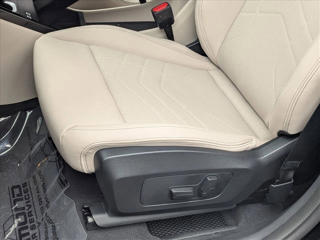 Used 2025 BMW X1 xDrive28i w/ Convenience Package image 4