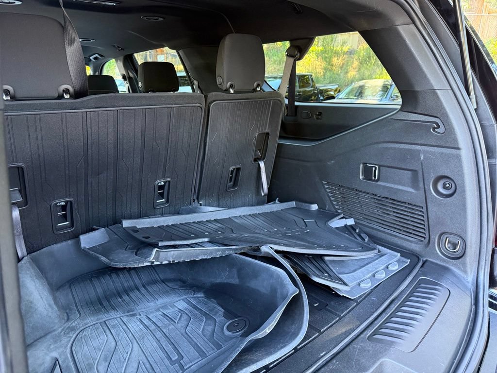 Used 2023 GMC Yukon XL SLE w/ Gmc Pro Safety Plus Package AWD/4WD image 26