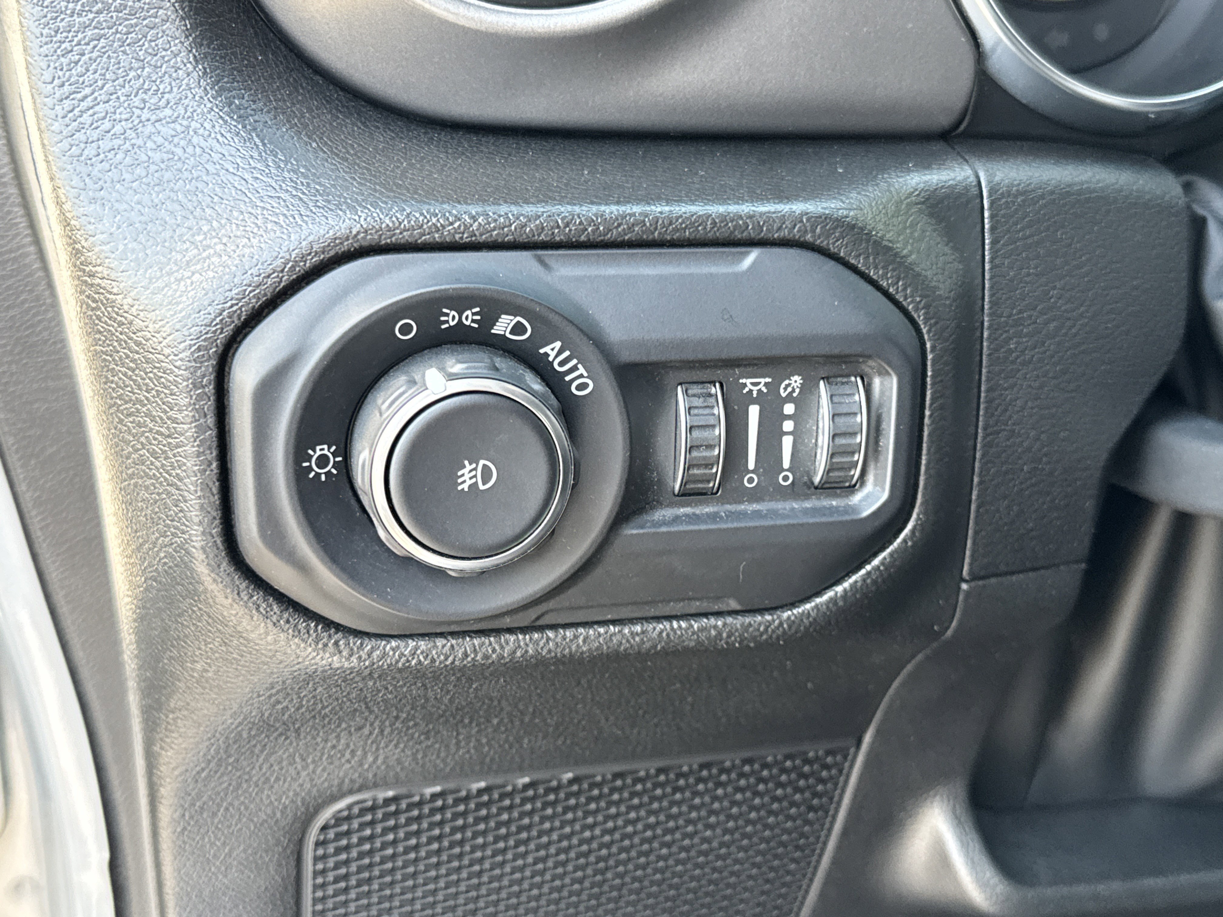 Used 2022 Jeep Wrangler Unlimited Sport AWD/4WD image 37