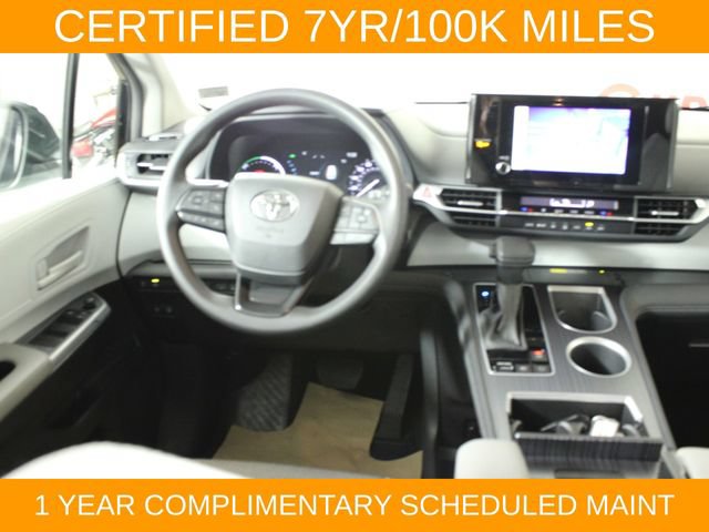 Used 2025 Toyota Sienna LE FWD image 23