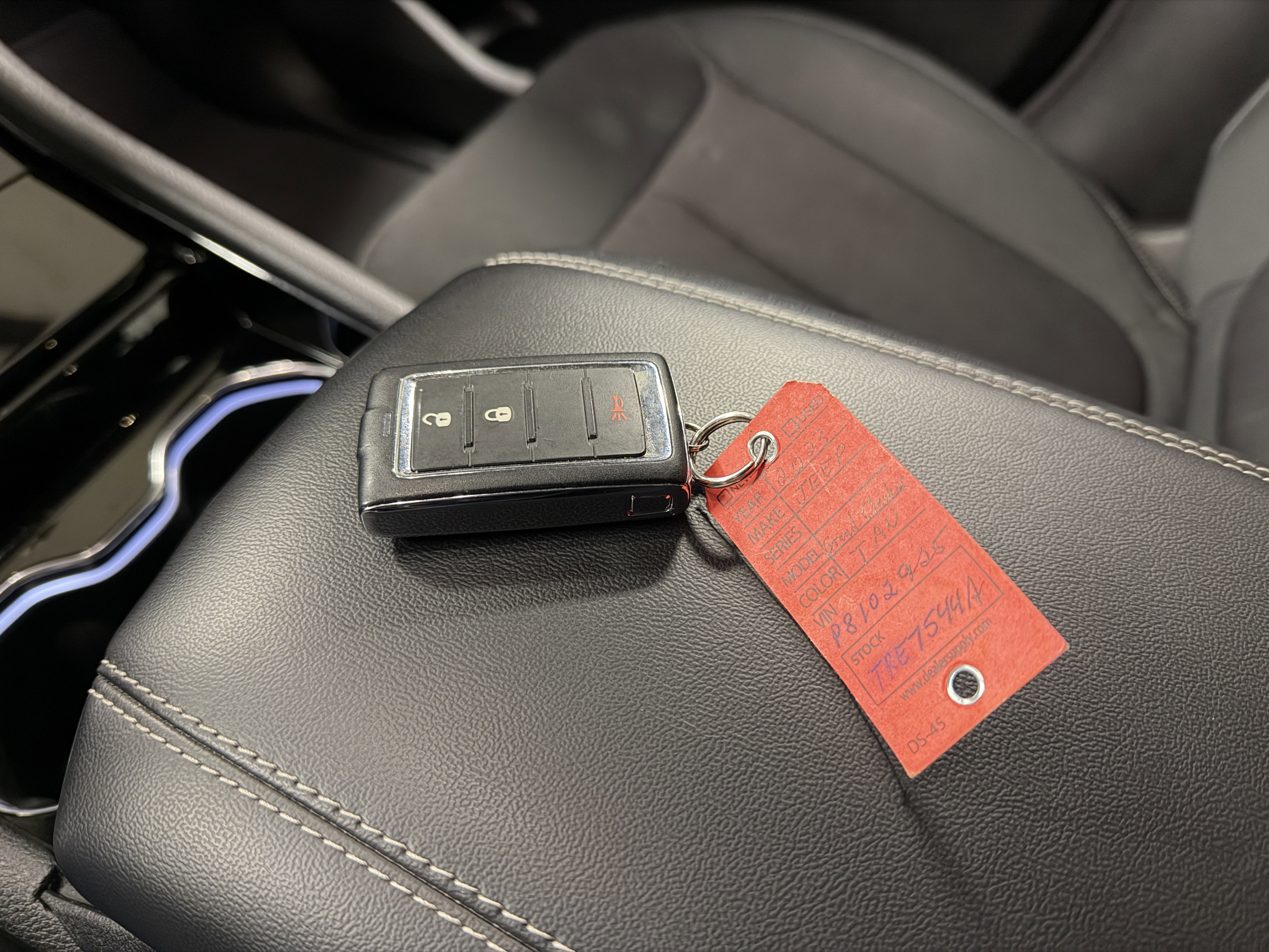 Used 2023 Jeep Grand Cherokee Laredo image 15