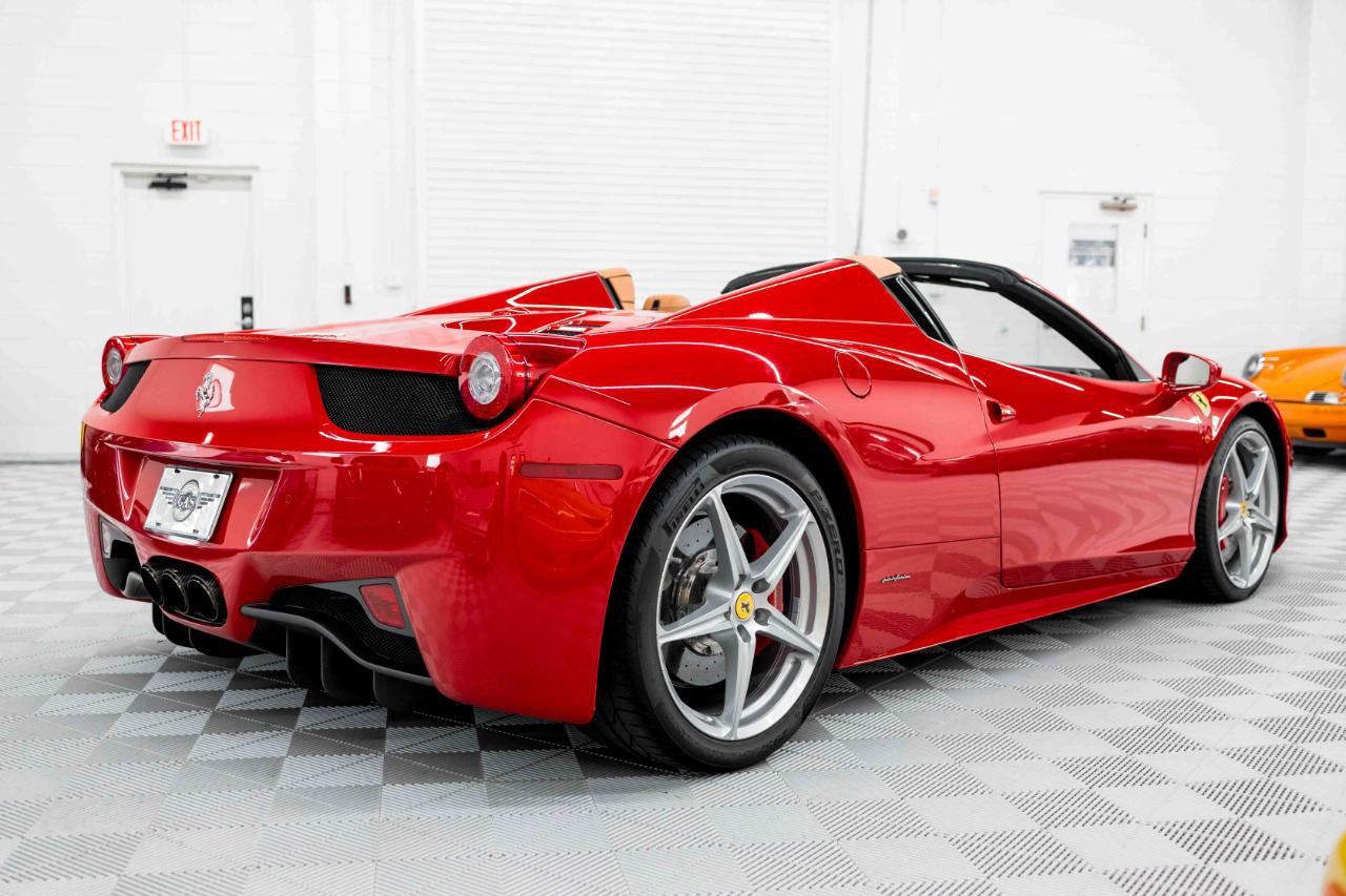 Used 2013 Ferrari 458 Spider RWD image 8