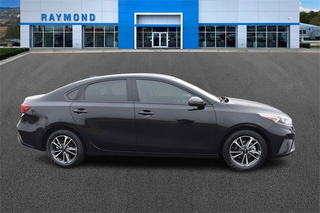 Used 2023 Kia Forte LXS w/ LXS Technology Package image 2