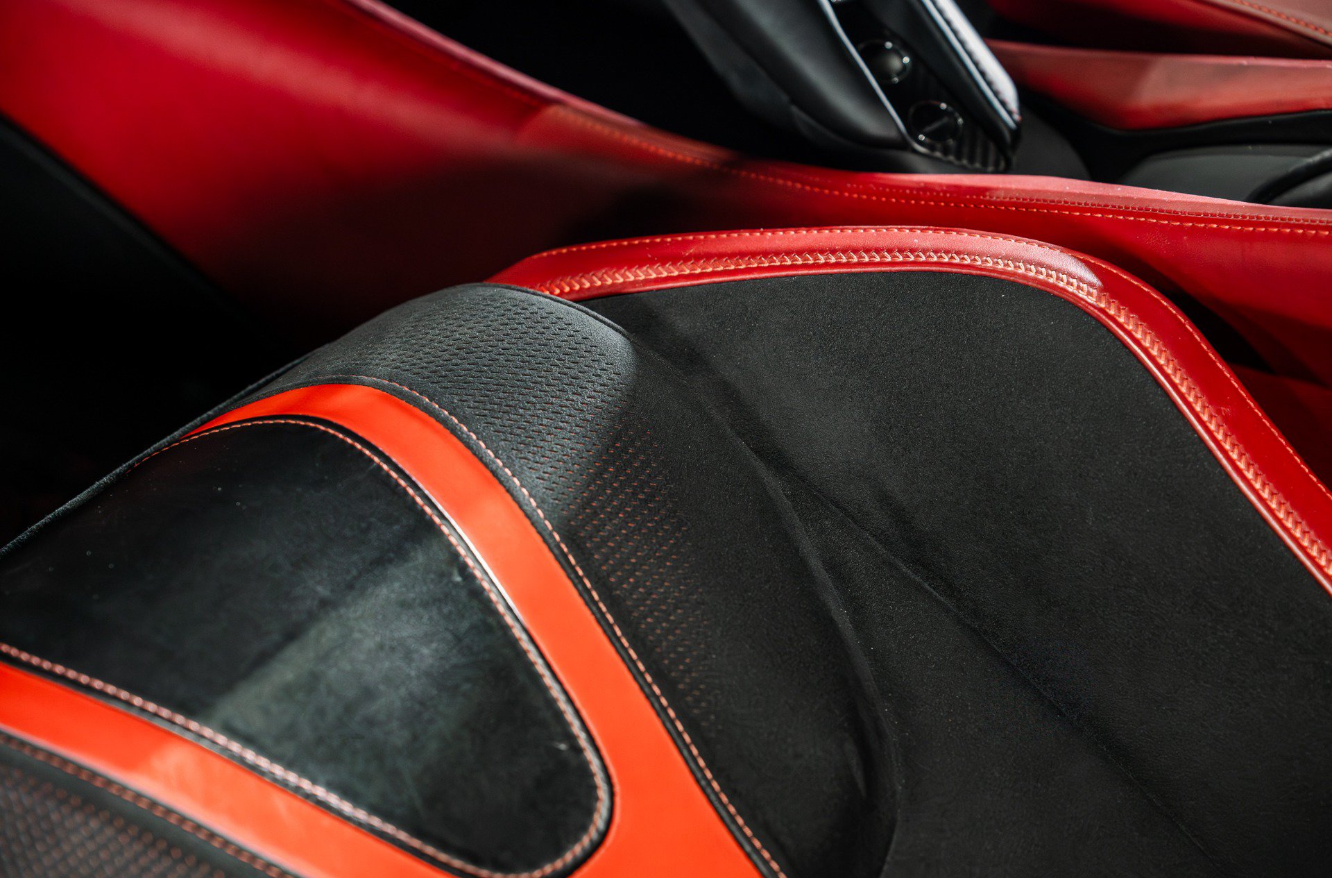 Used 2018 McLaren 720S RWD image 28