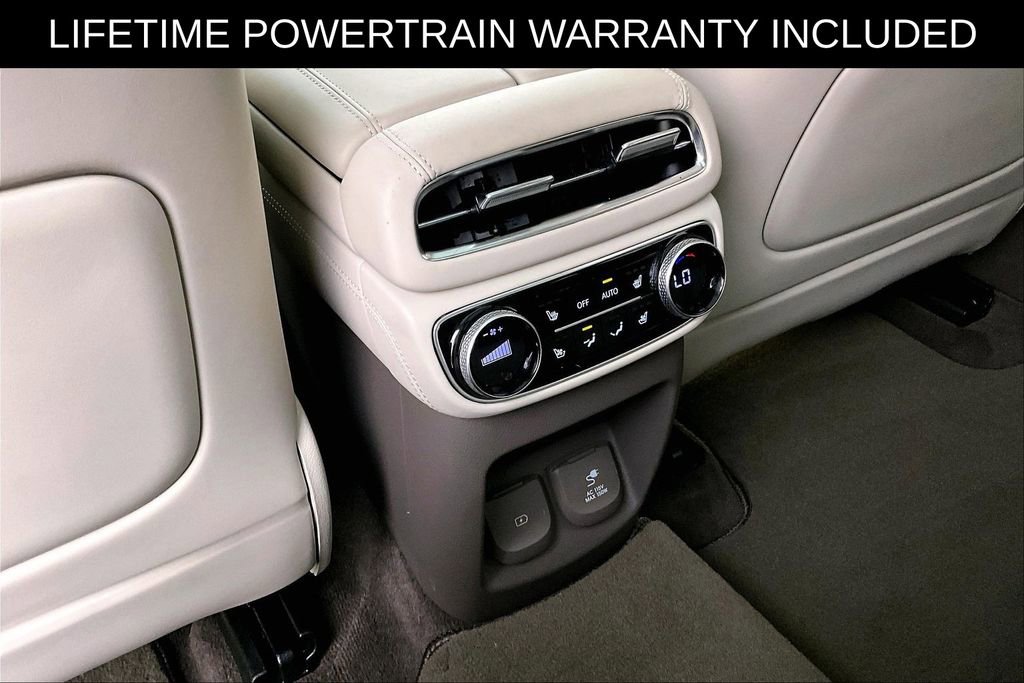 Used 2024 Genesis GV80 3.5T w/ Prestige Package image 32