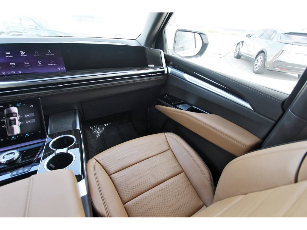 Used 2025 Cadillac Escalade Premium Luxury w/ Touring Package image 10
