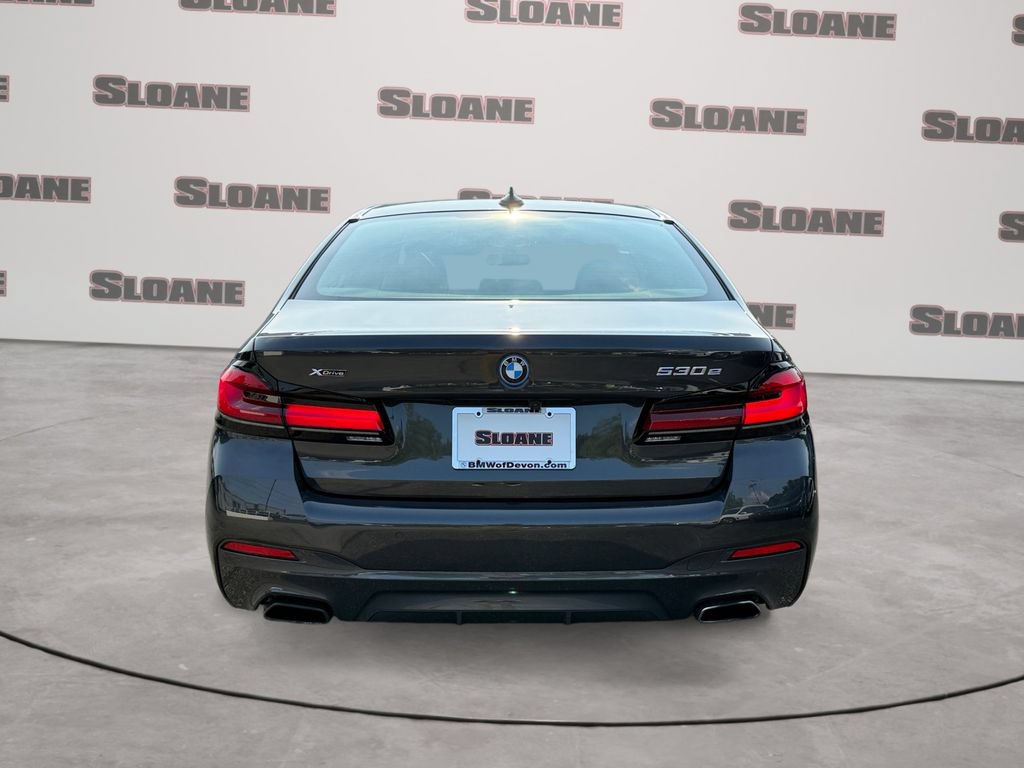 Used 2023 BMW 530e xDrive w/ Premium Package AWD/4WD image 4