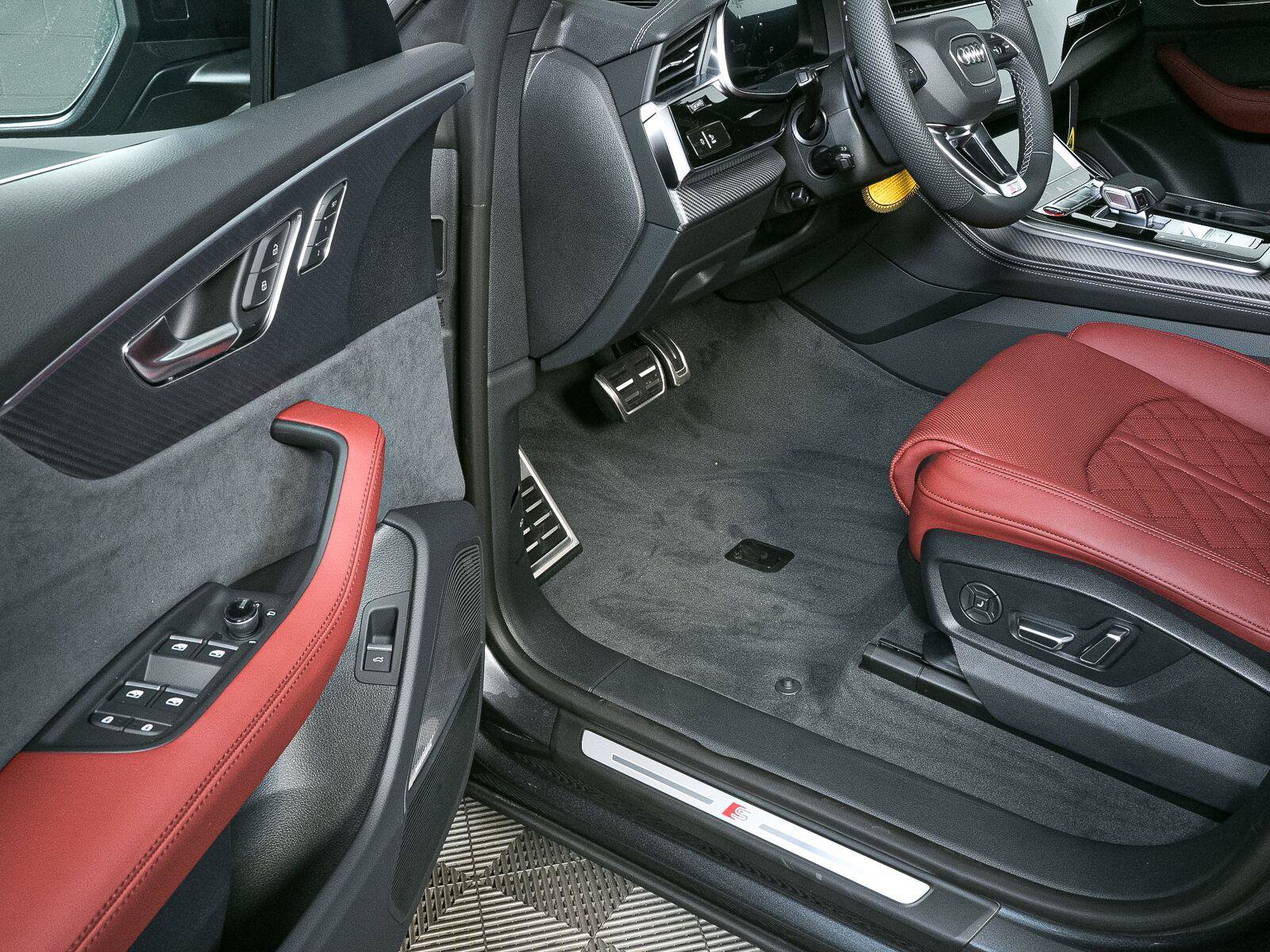 New 2026 Audi SQ8 Prestige AWD/4WD image 9
