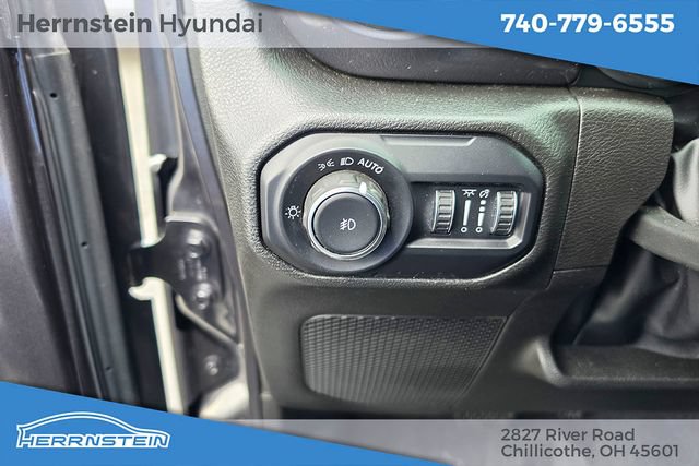 Used 2022 Jeep Wrangler Unlimited Sahara AWD/4WD image 17