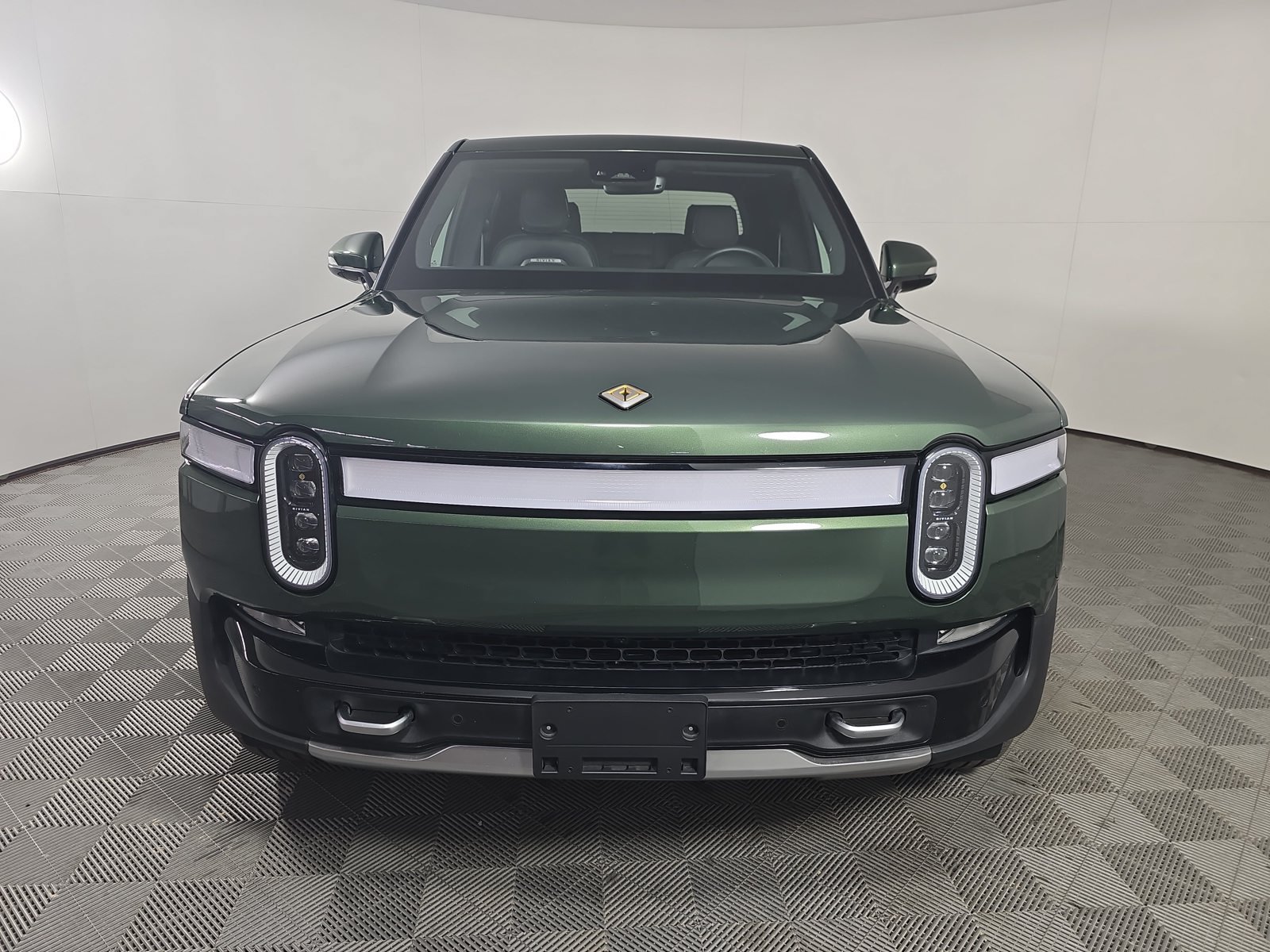Used 2024 Rivian R1T Adventure Dual AWD/4WD image 8