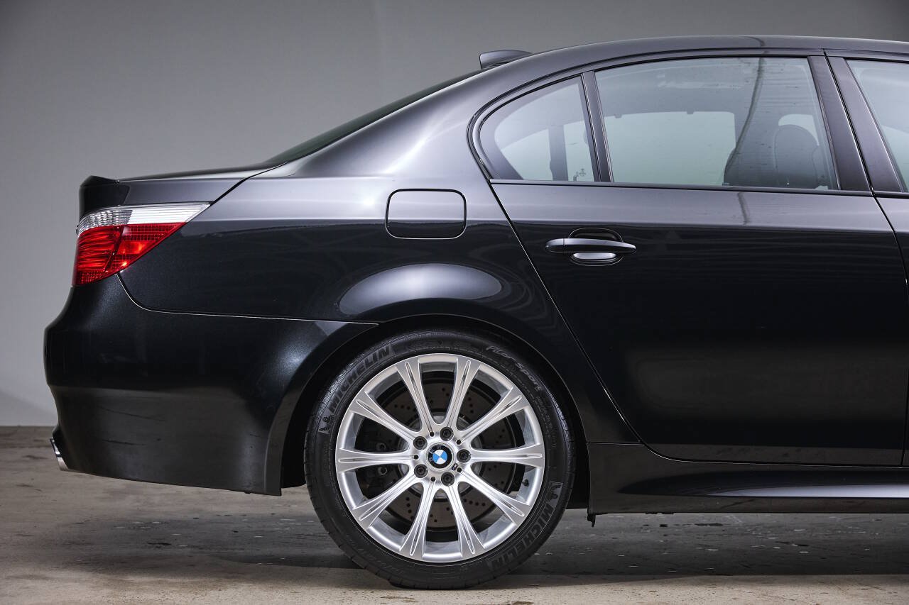 Used 2006 BMW M5 RWD image 28