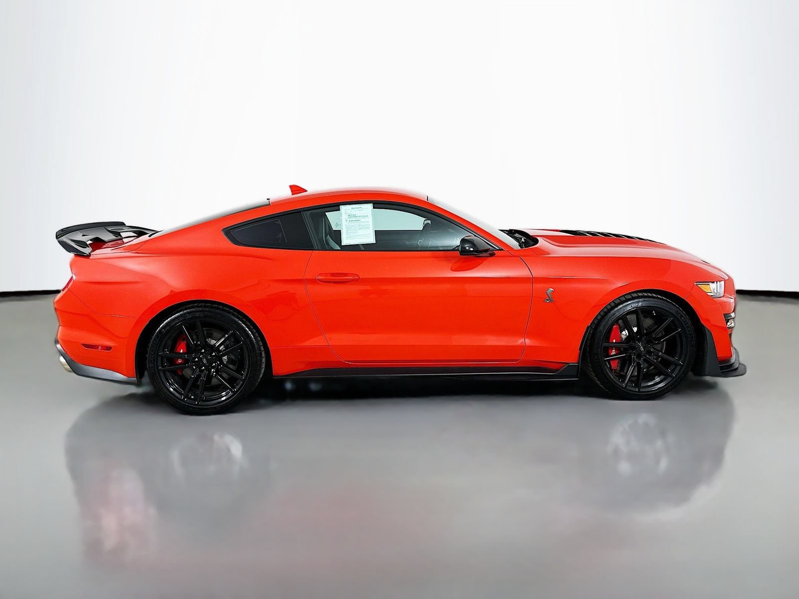 Used 2022 Ford Mustang Shelby GT500 w/ Handling Package RWD image 4