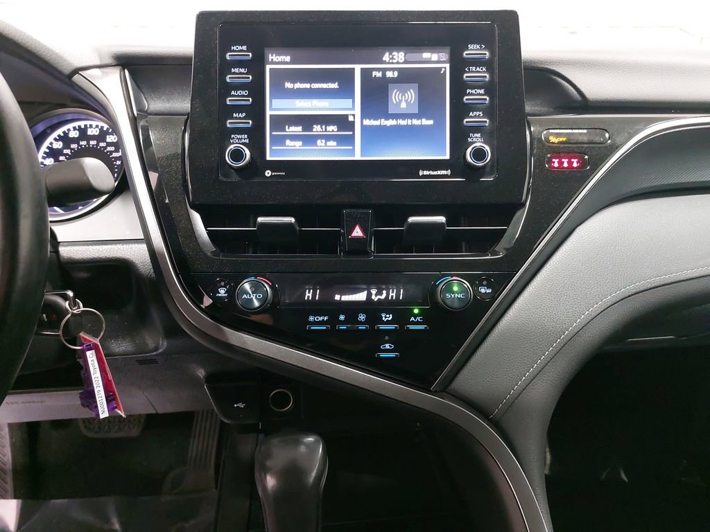 Used 2022 Toyota Camry SE image 19