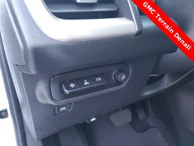 Used 2022 GMC Terrain Denali image 9