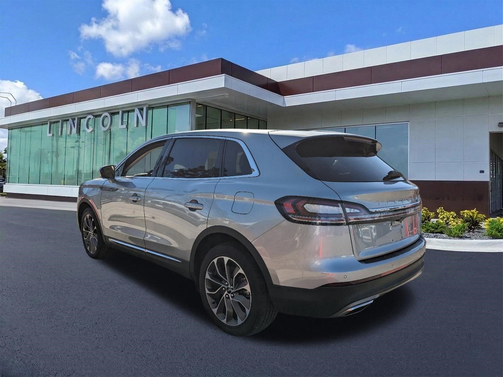 Certified 2023 Lincoln Nautilus Reserve w/ Equipment Group 201A image 7