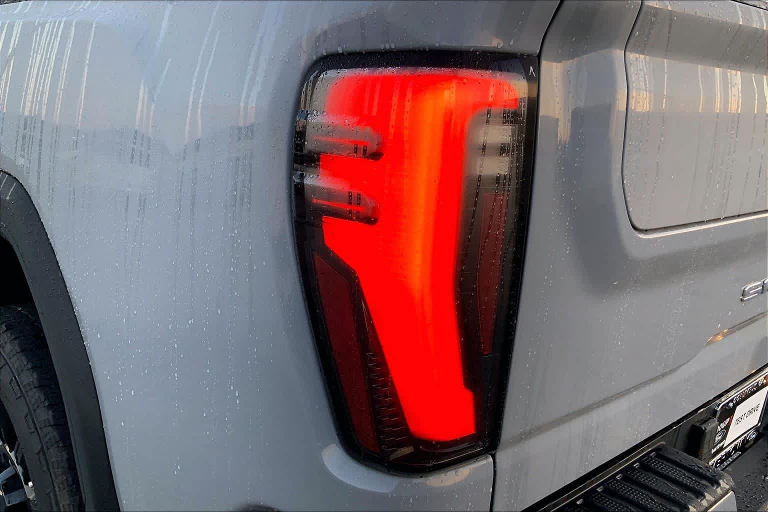 Used 2024 GMC Sierra 2500 AT4 w/ AT4 Premium Plus Package AWD/4WD image 27