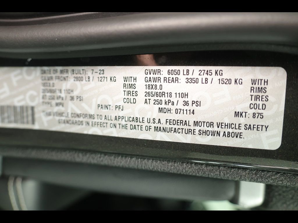 Used 2023 Jeep Grand Cherokee Limited AWD/4WD image 33