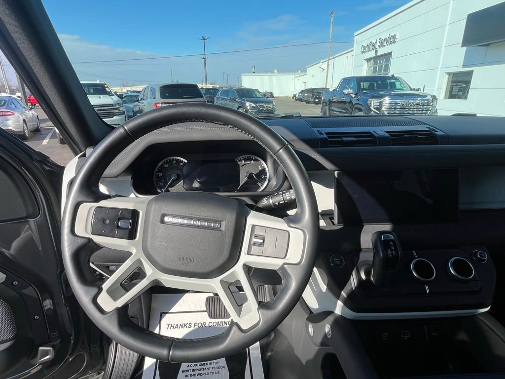 Used 2023 Land Rover Defender 110 SE image 29