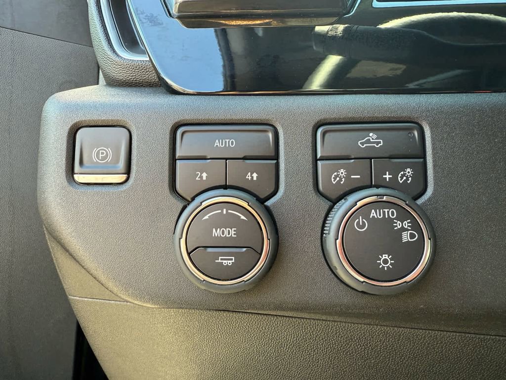 Used 2024 Chevrolet Silverado 1500 LT image 25