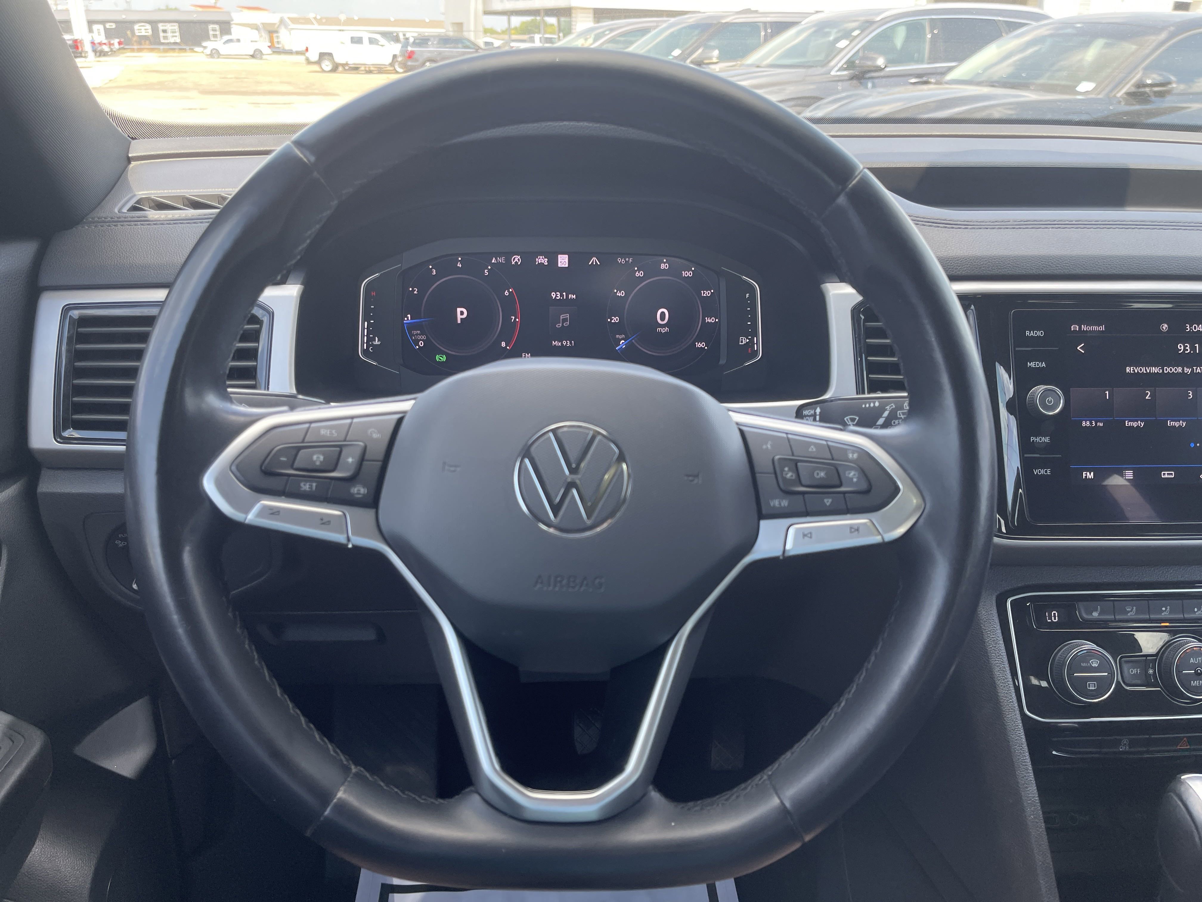 Used 2020 Volkswagen Atlas Cross Sport SEL image 17
