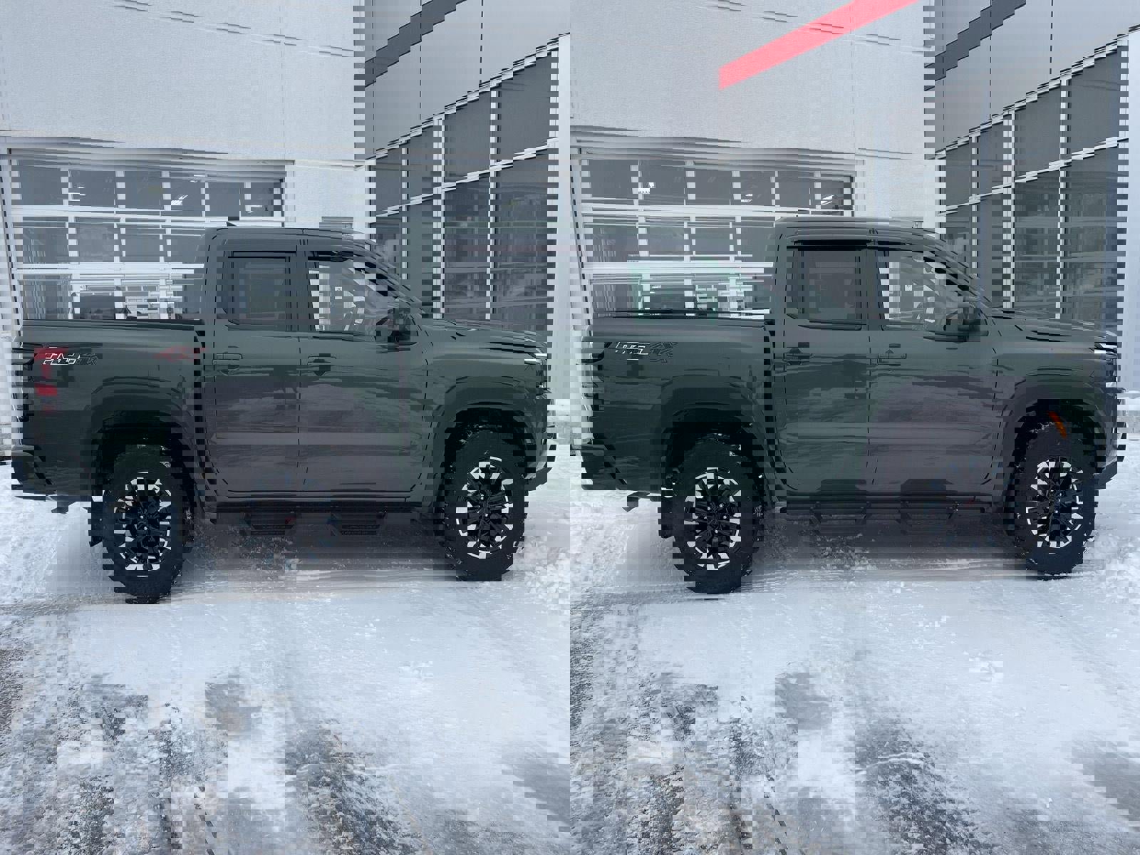 Used 2023 Nissan Frontier PRO-4X w/ Technology Package image 9