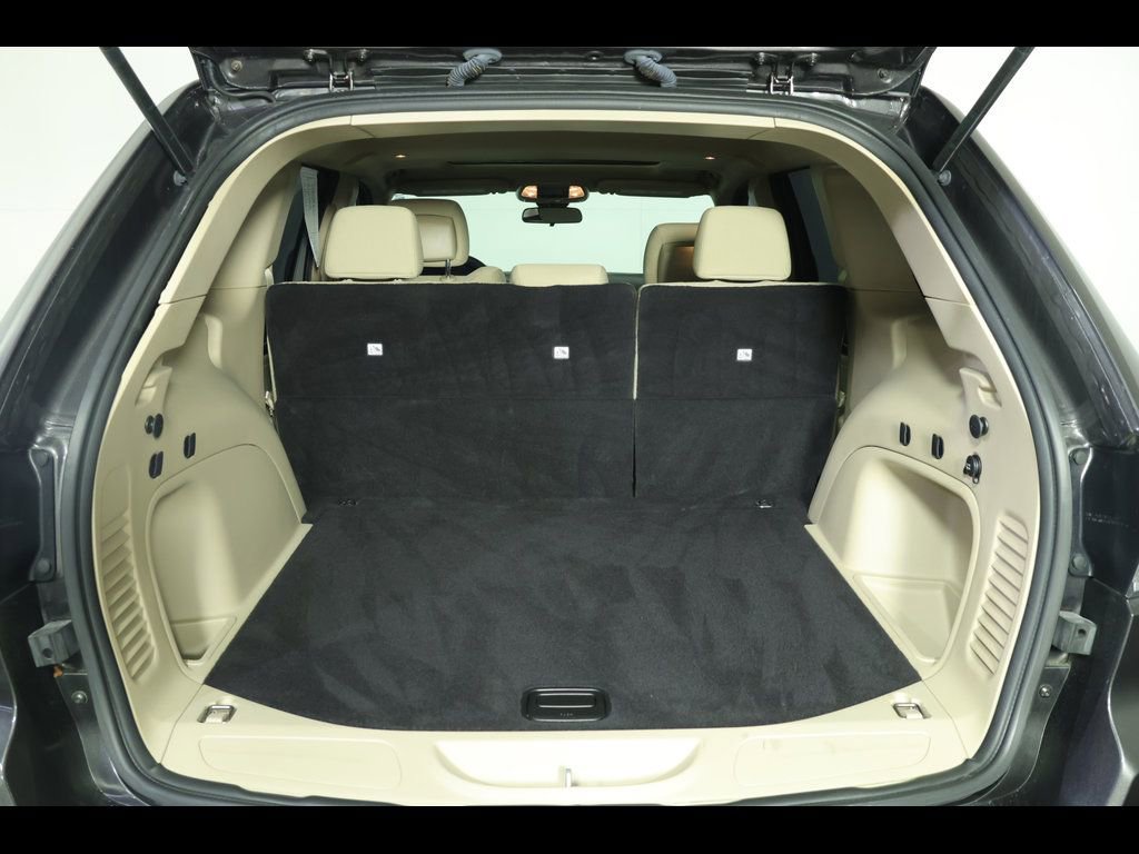 Used 2021 Jeep Grand Cherokee Laredo image 12