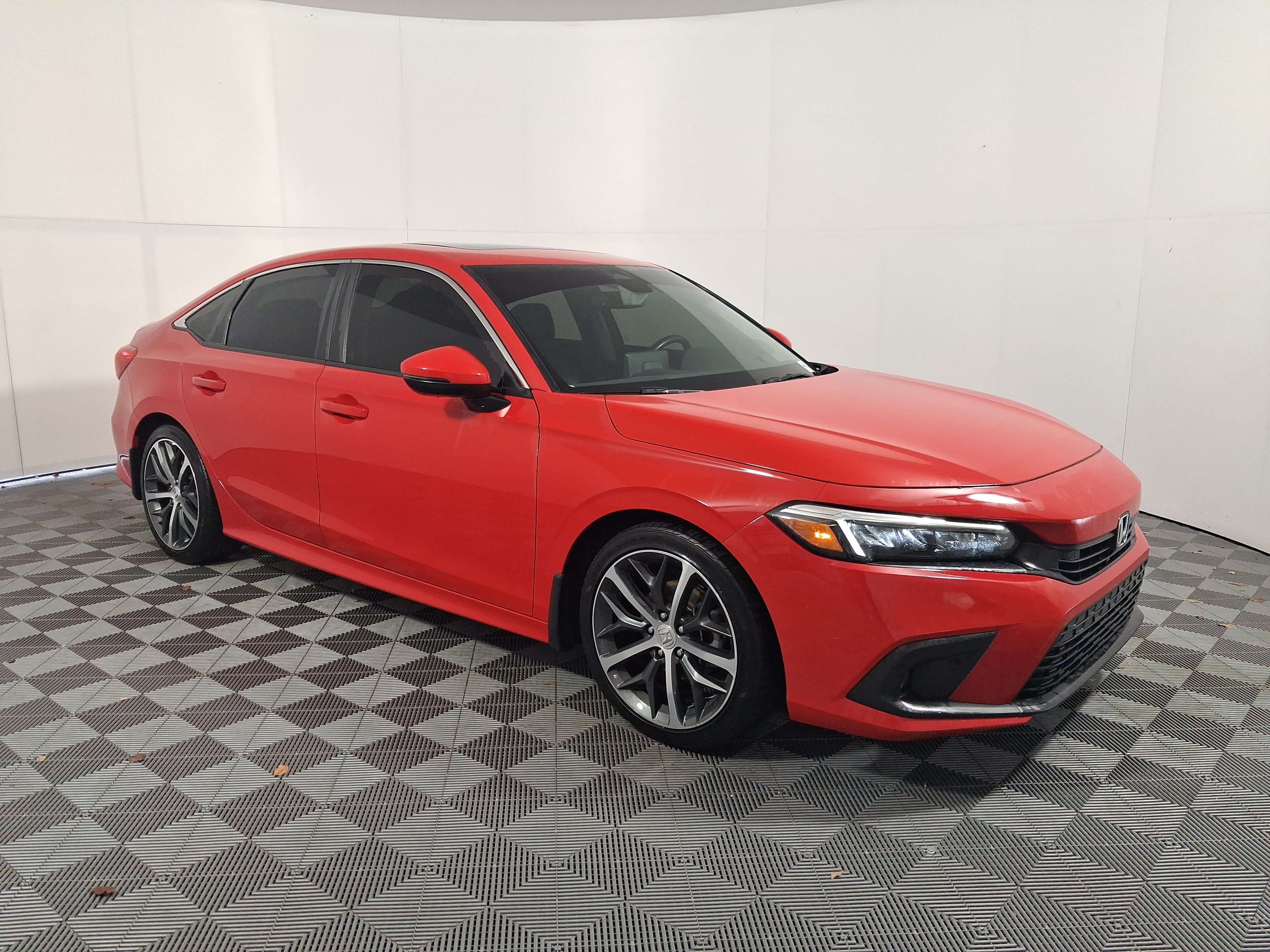 Used 2024 Honda Civic Touring image 2