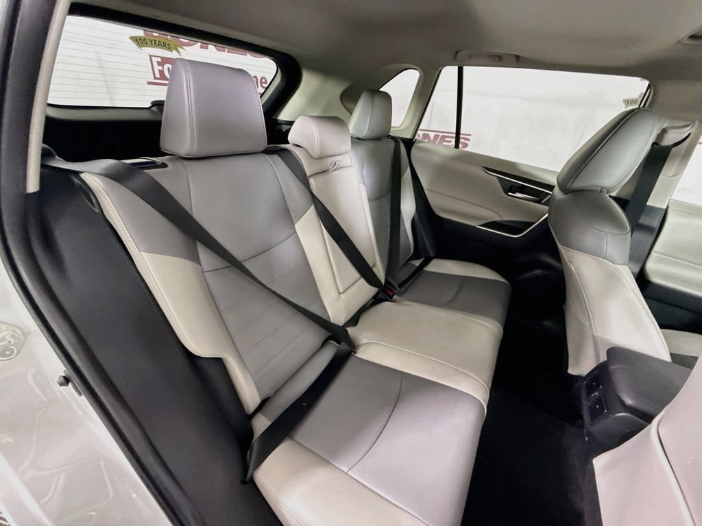 Certified 2023 Toyota RAV4 XLE Premium AWD/4WD image 31