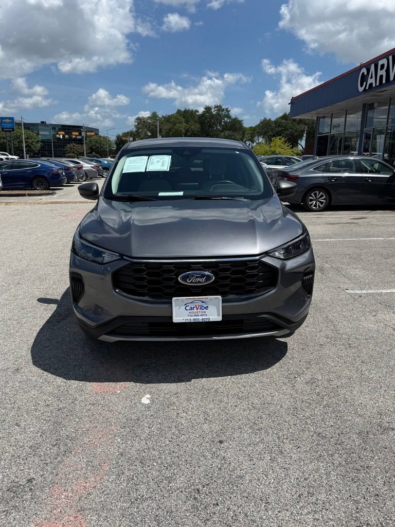 Used 2023 Ford Escape Active FWD image 2