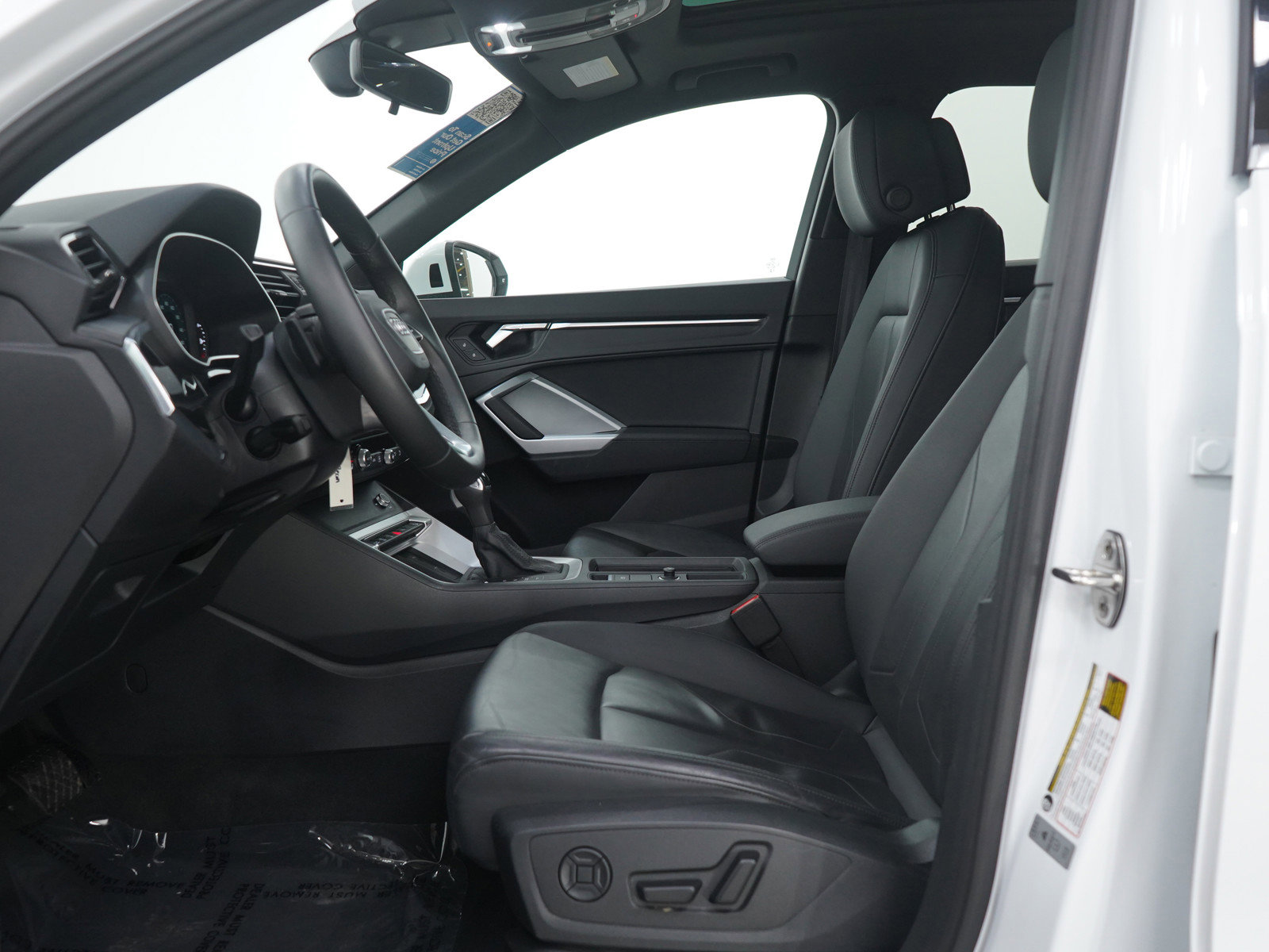 Used 2025 Audi Q3 2.0T Premium image 23