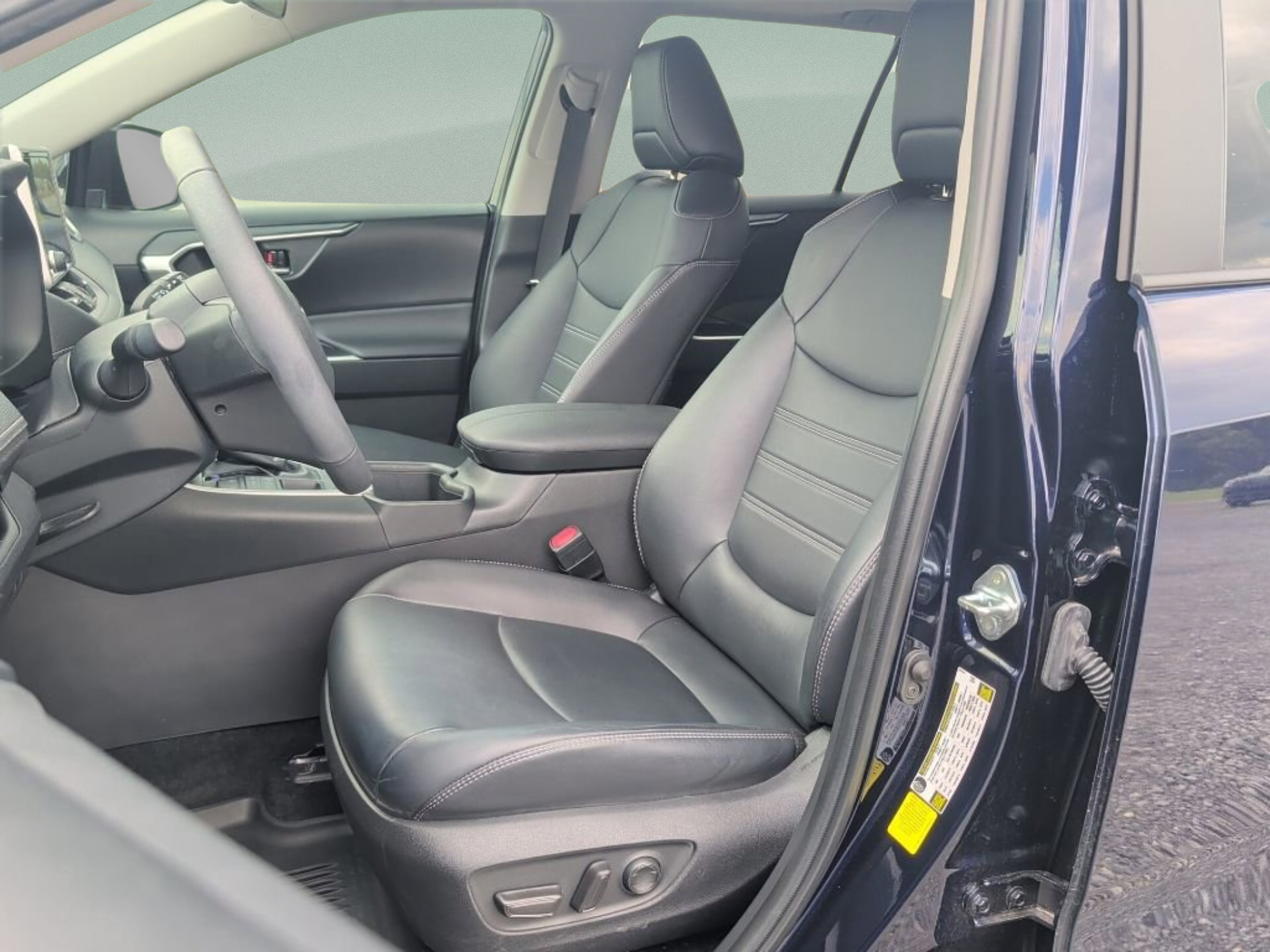 Used 2024 Toyota RAV4 XLE Premium AWD/4WD image 15