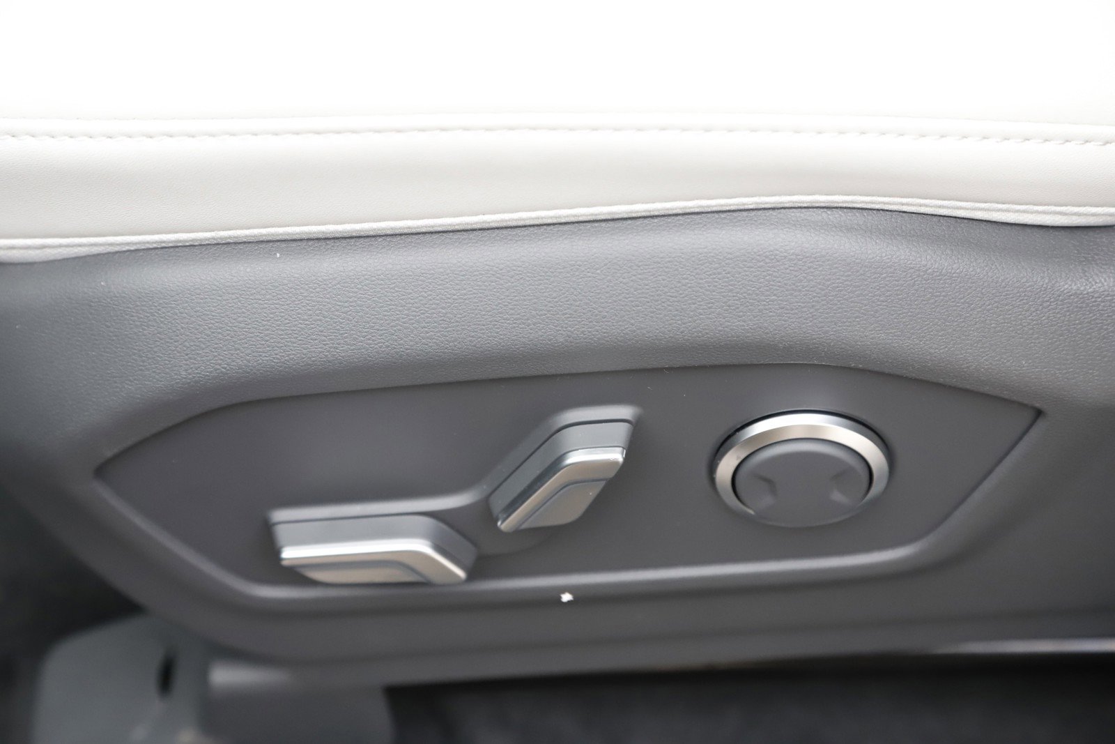 New 2026 Hyundai Santa Fe SEL image 15