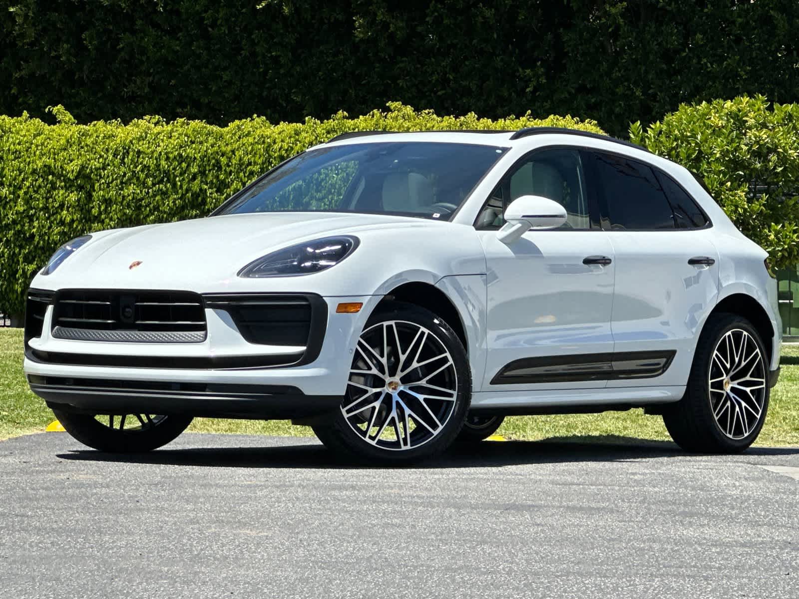 New 2026 Porsche Macan AWD/4WD image 1