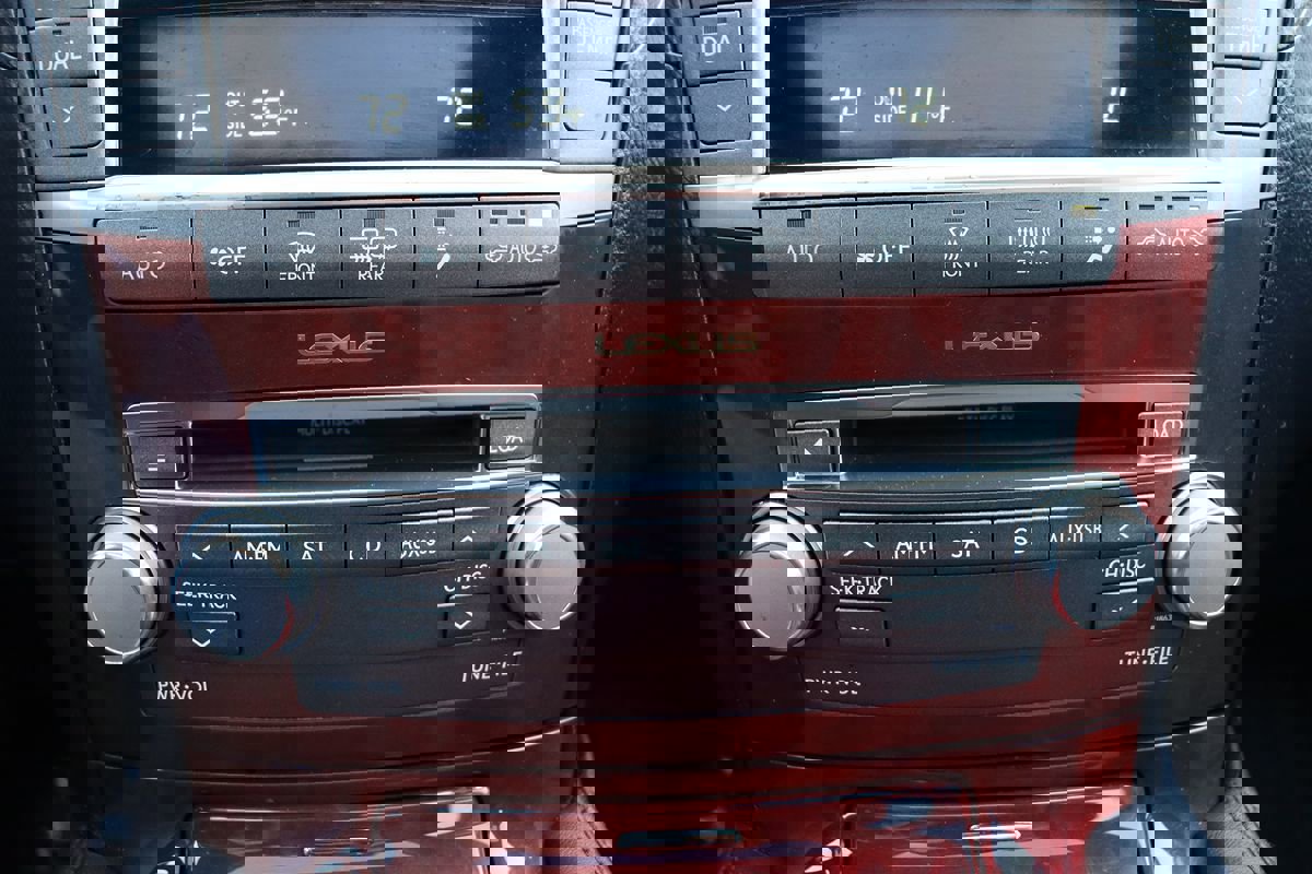 Used 2010 Lexus LS 460 image 26