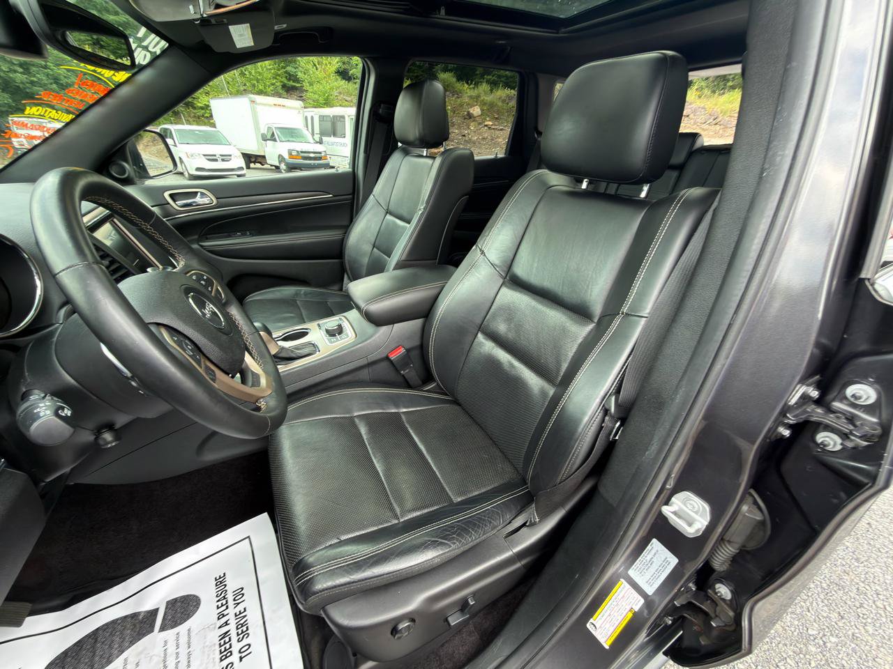 Used 2017 Jeep Grand Cherokee Limited w/ Luxury Group II AWD/4WD image 19