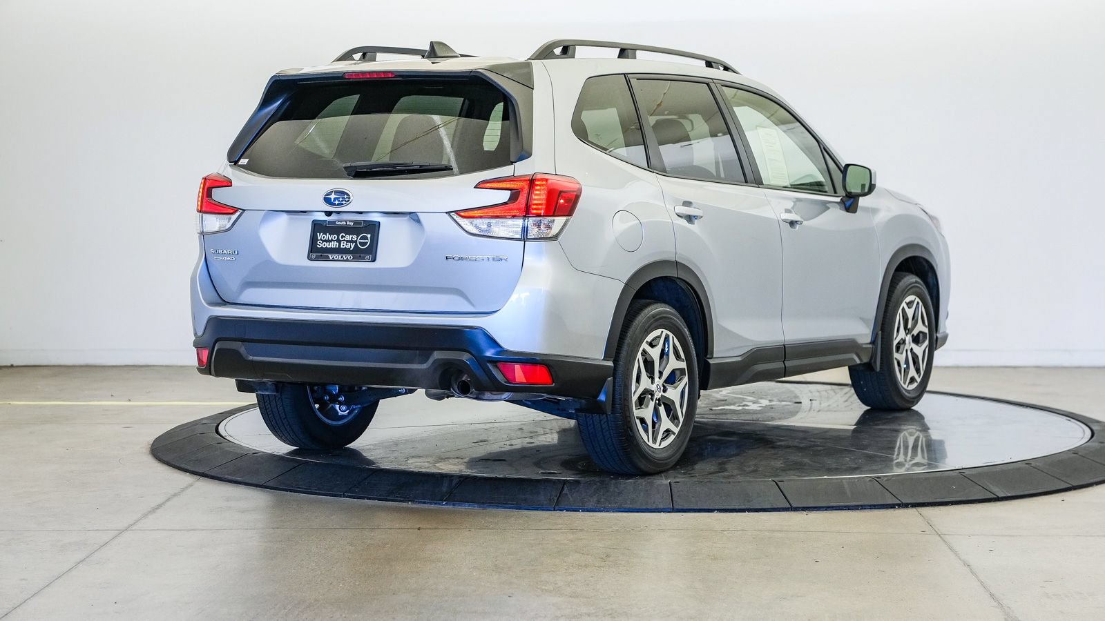 Used 2024 Subaru Forester Premium AWD/4WD image 5