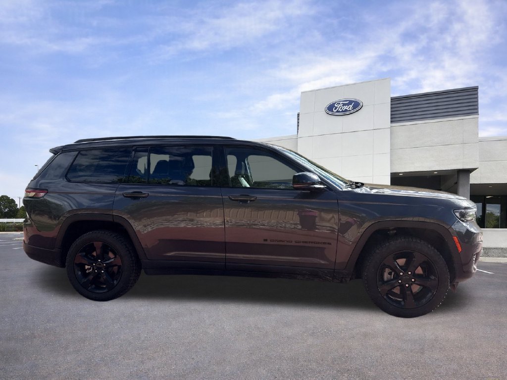 Used 2023 Jeep Grand Cherokee L Laredo AWD/4WD image 9