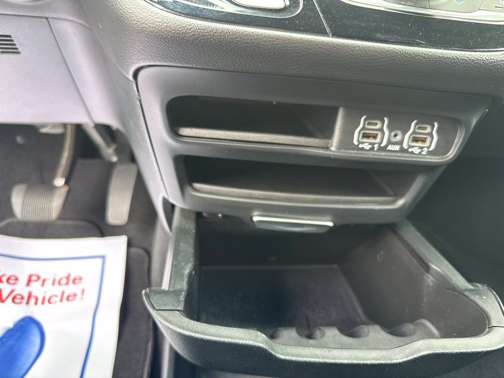 Used 2025 Chrysler Pacifica Select FWD image 22