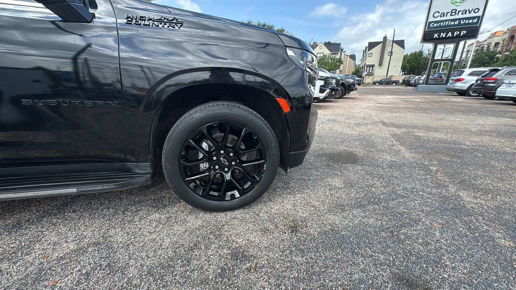Used 2023 Chevrolet Suburban High Country image 21